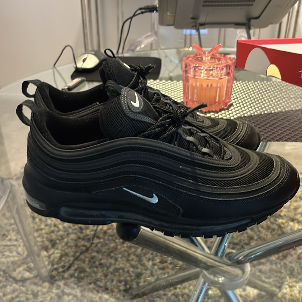 Nike - Picture 2 of 6